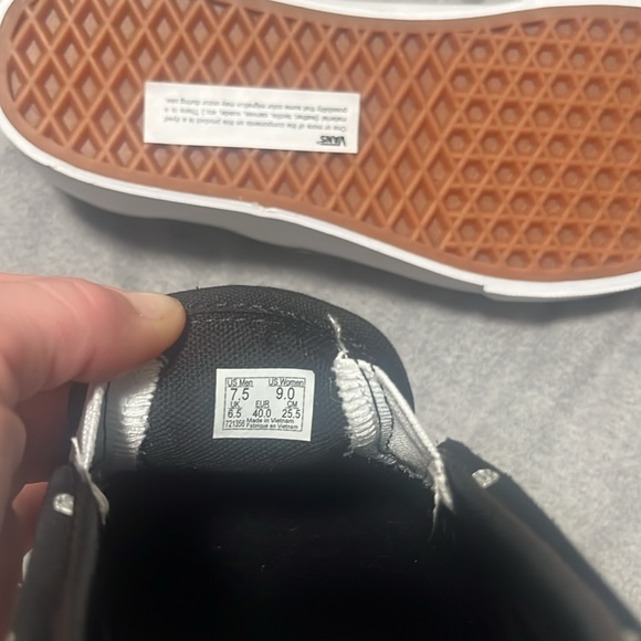 Vans size 9 - Picture 2 of 3